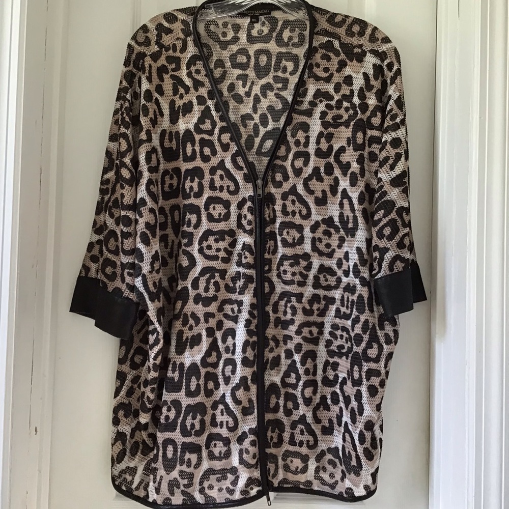 Alberto Makali animal leopard Designer topper XL